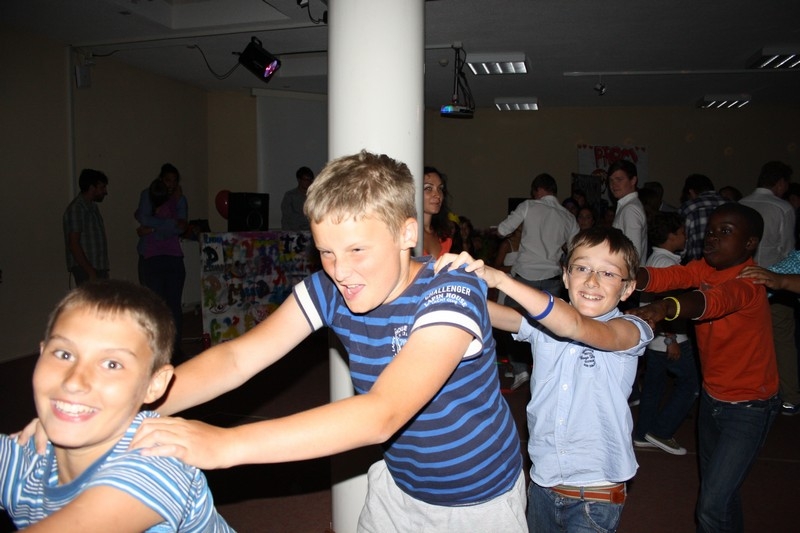 Village Camps International Summer Camp Leysin, Switzerland 2026-08-15 https://www.villagecamps.com/journals_admin/images/716-21-prom (235).jpg